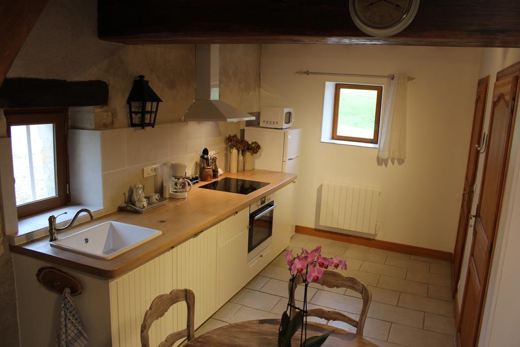 Gites A L'Ombre Des Chenes Châteauvieux Zimmer foto