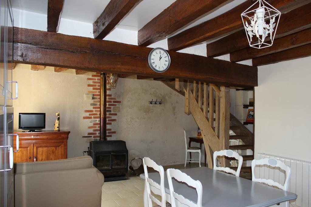 Gites A L'Ombre Des Chenes Châteauvieux Zimmer foto