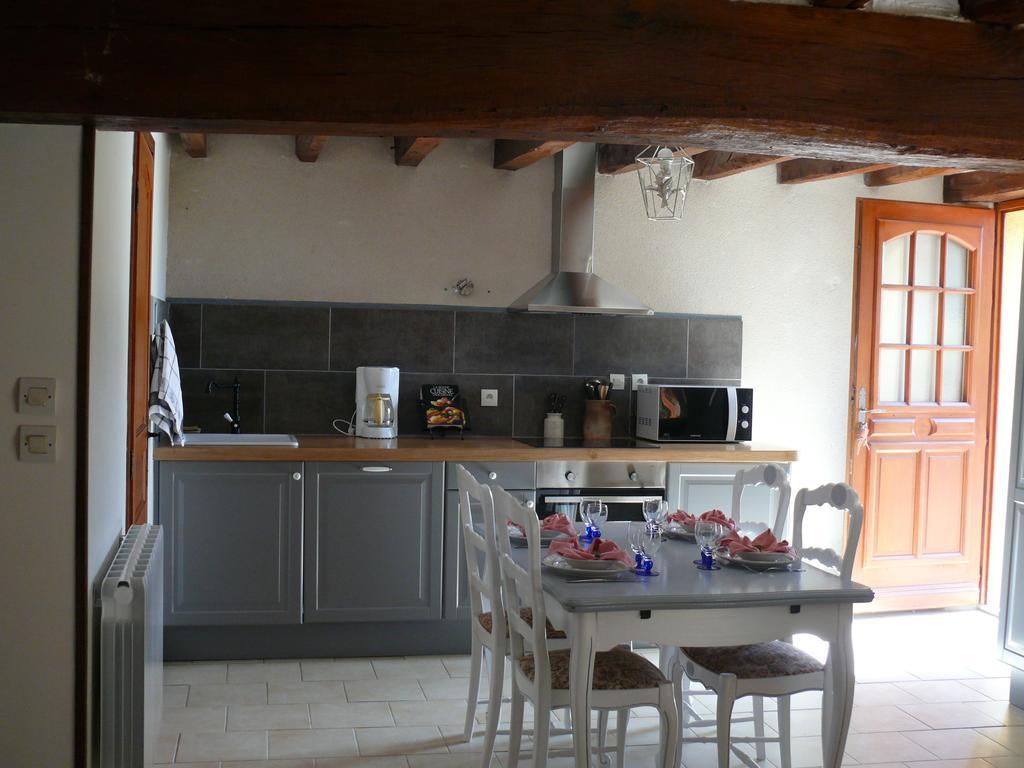 Gites A L'Ombre Des Chenes Châteauvieux Zimmer foto