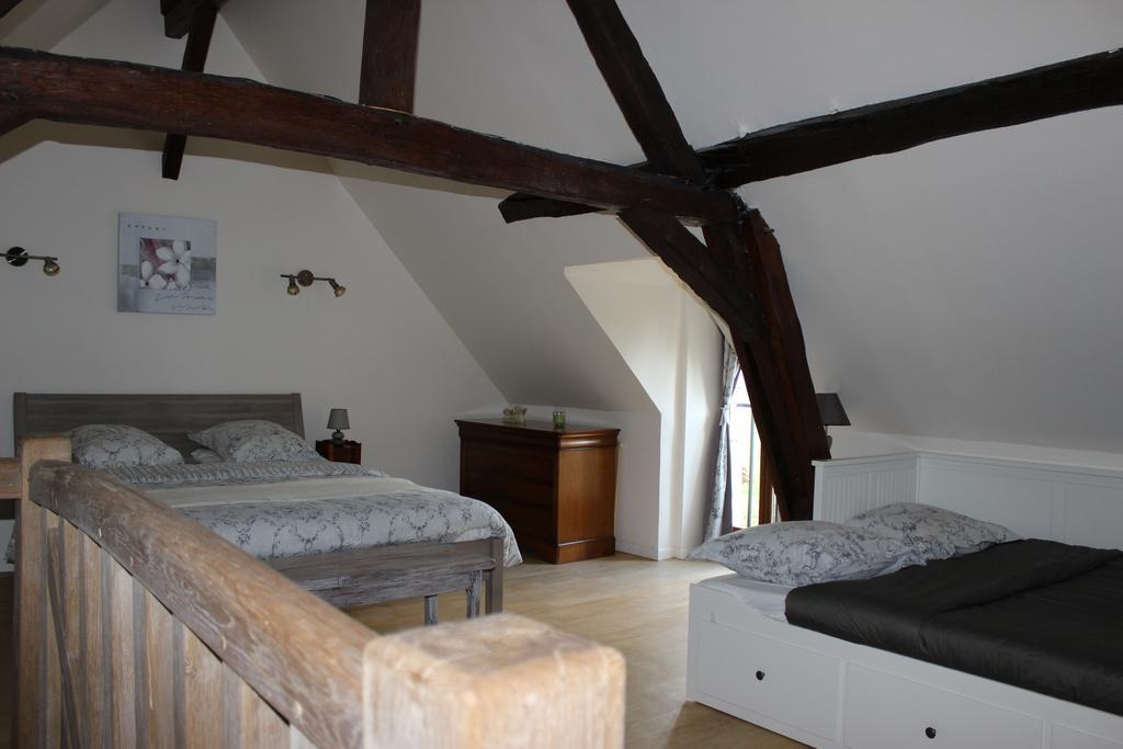 Gites A L'Ombre Des Chenes Châteauvieux Zimmer foto
